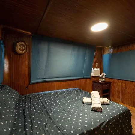 Beautiful Houseboat In Key West Hotel Exterior photo