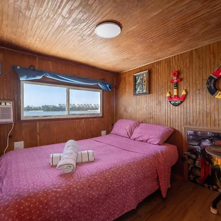 Beautiful Houseboat In Key West Hotel Exterior photo