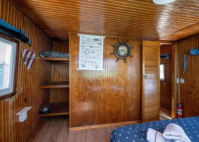 Beautiful Houseboat In Key West