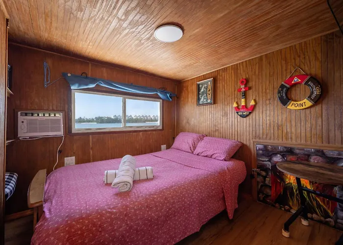 Beautiful Houseboat In Key West