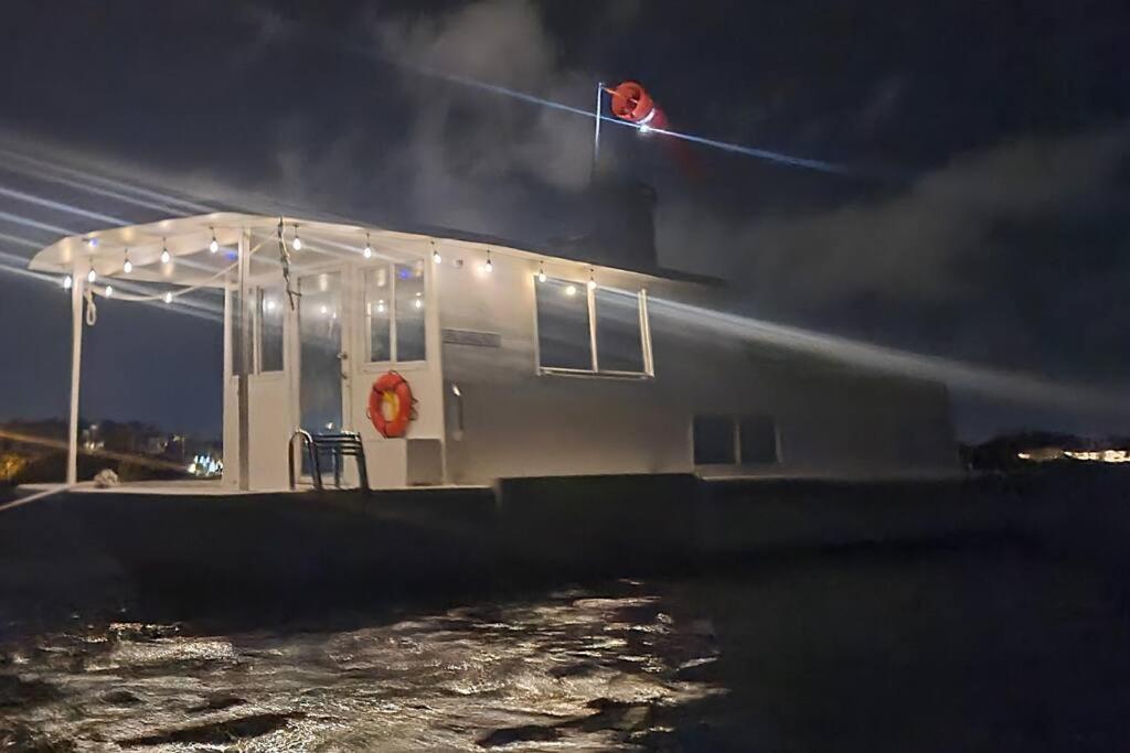 Beautiful Houseboat In Bateau-hôtel Key West