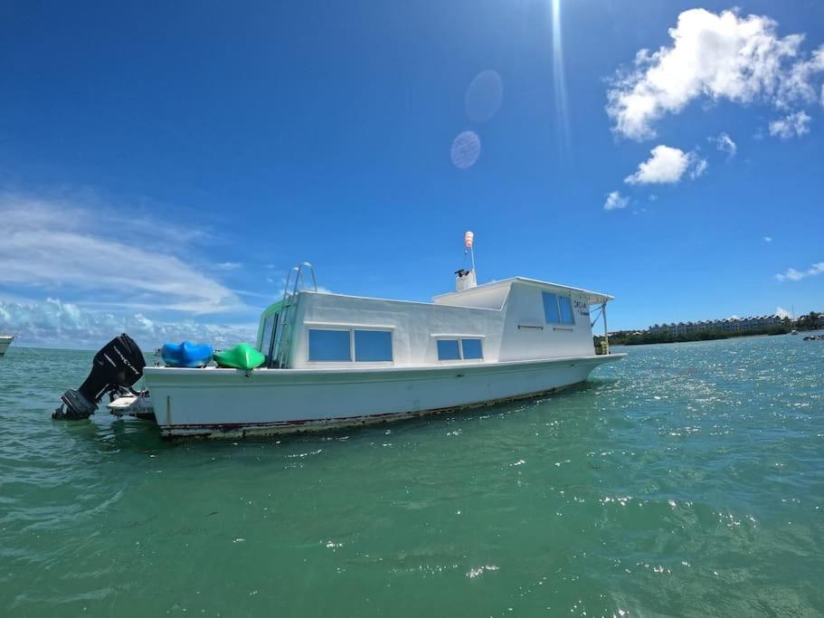 Beautiful Houseboat In Bateau-hôtel Key West