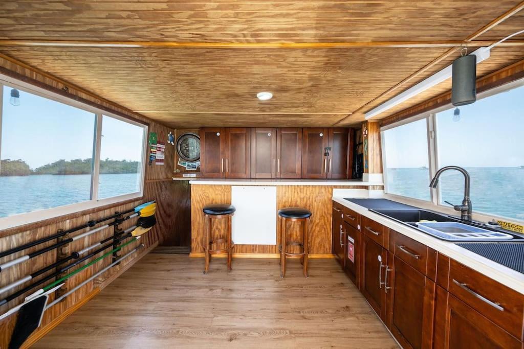 Beautiful Houseboat In Bateau-hôtel Key West